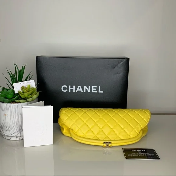 Chanel Timeless Clutch - Picture 5 of 7